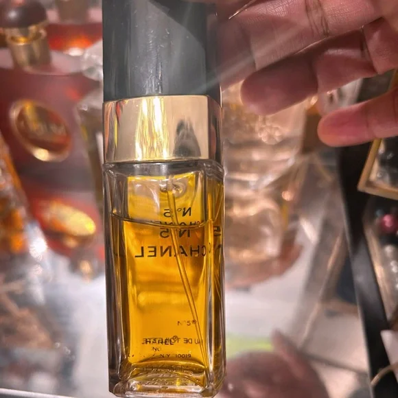 Chanel N°5 Classic Perfume - Picture 5 of 8